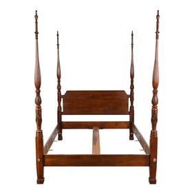 Henredon Georgian Carved Mahogany Queen Size Poster Bed