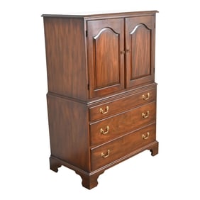 Henkel Harris Georgian Solid Mahogany Gentleman's Chest