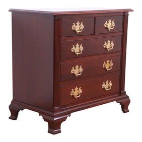 Stickley Colonial Williamsburg Georgian Mahogany Chest of Drawers, Newly Restored