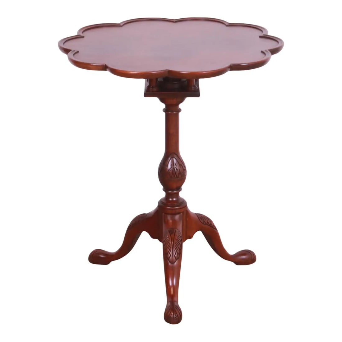 Baker Furniture Georgian Carved Mahogany Tilt Top Pedestal Tea Table: A gorgeous Georgian or Chippendale style carved mahogany tilt top pedestal tea table By Baker Furniture USA, Circa 1980s Measures: 25"W x 25"D x 28.75"H. Good original vintage condition.