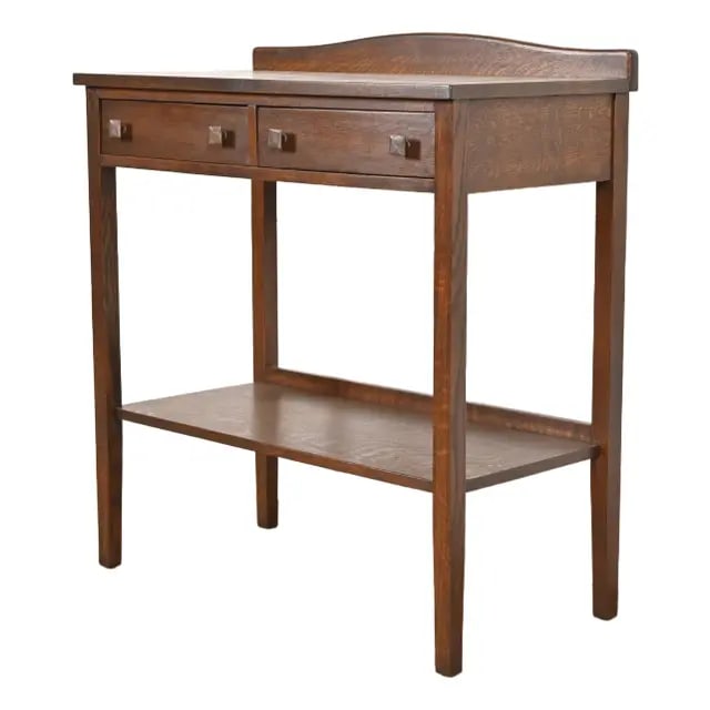 Stickley Brothers Style Antique Mission Oak Arts & Crafts Buffet Server or Console, Refinished: A gorgeous antique Mission or Arts & Crafts period sideboard buffet, server, or console table In the manner of Stickley Brothers By Grand Rapids Chair Co. USA, Circa 1910 Beautiful quarter sawn oak, w