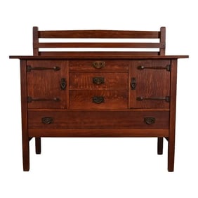 Gustav Stickley Antique Mission Oak Arts & Crafts Strap Hinge Sideboard, Circa 1910