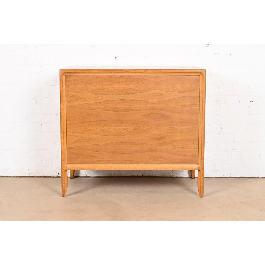 Mastercraft Mid-Century Modern Walnut and Brass Cabinets or Bedside Chests, Pair - 11
