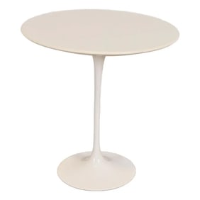 Eero Saarinen for Knoll Mid-Century Modern White Pedestal Tulip Side Table