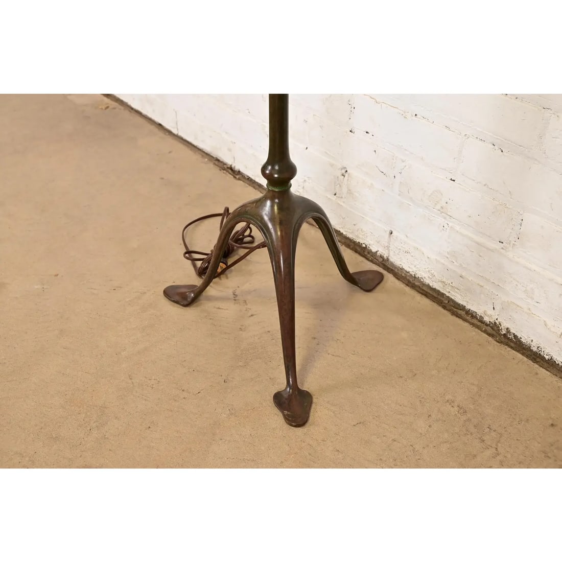 Tiffany Studios New York Bronze Harp Floor Lamp With Favrile Glass Shade - 10