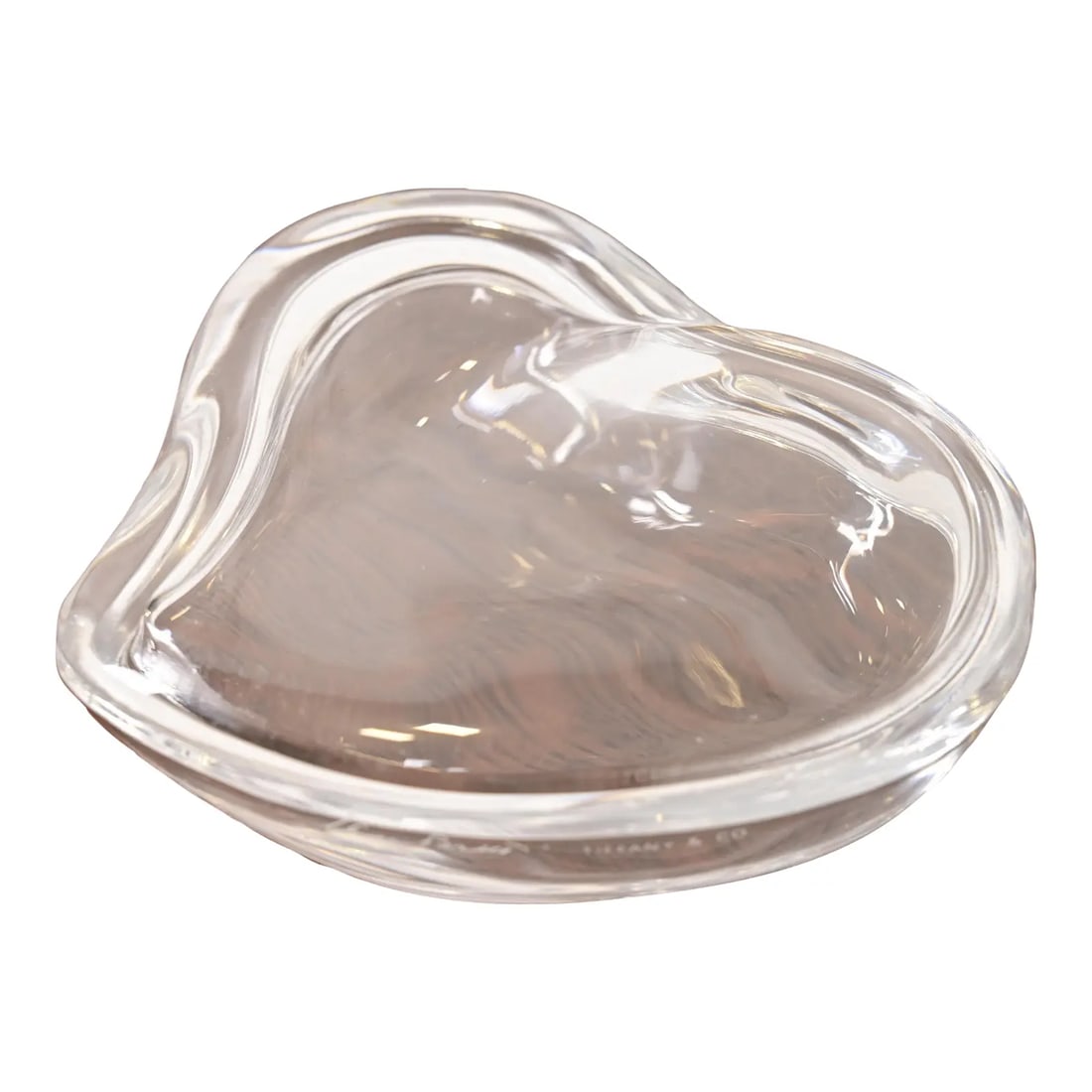Elsa Peretti for Tiffany & Co. Clear Crystal Heart-Shaped Lidded Trinket Jewelry Box: A gorgeous modern clear crystal heart-shaped lidded jewelry box or trinket box By Elsa Peretti for Tiffany & Co. Japan, Circa Late 20th Century Measures: 4.13"W x 4"D x 2"H. Very good original vintage