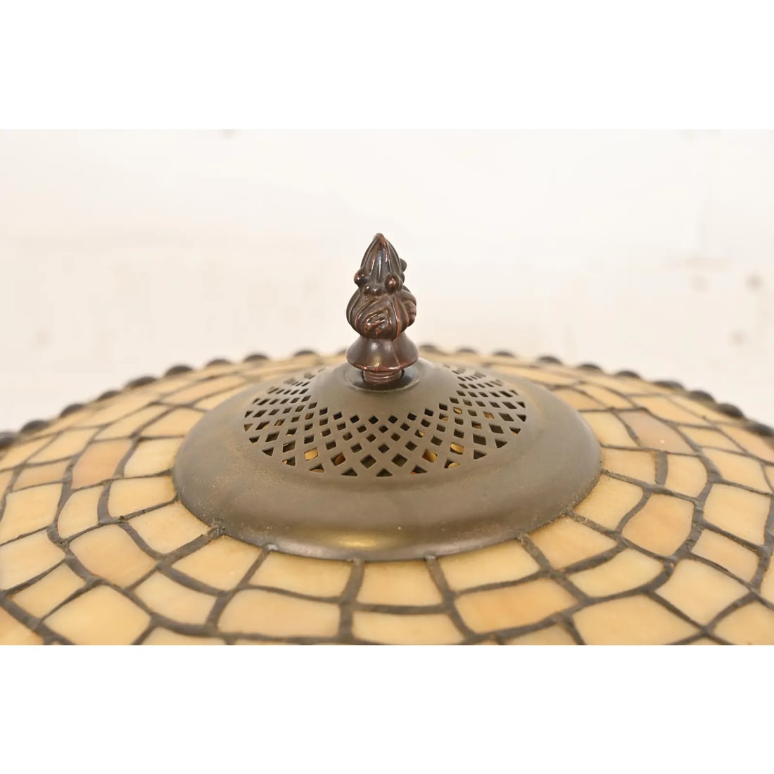 Tiffany Studios Style Arts & Crafts Table Lamp With Jeweled Stained Glass Shade - 7