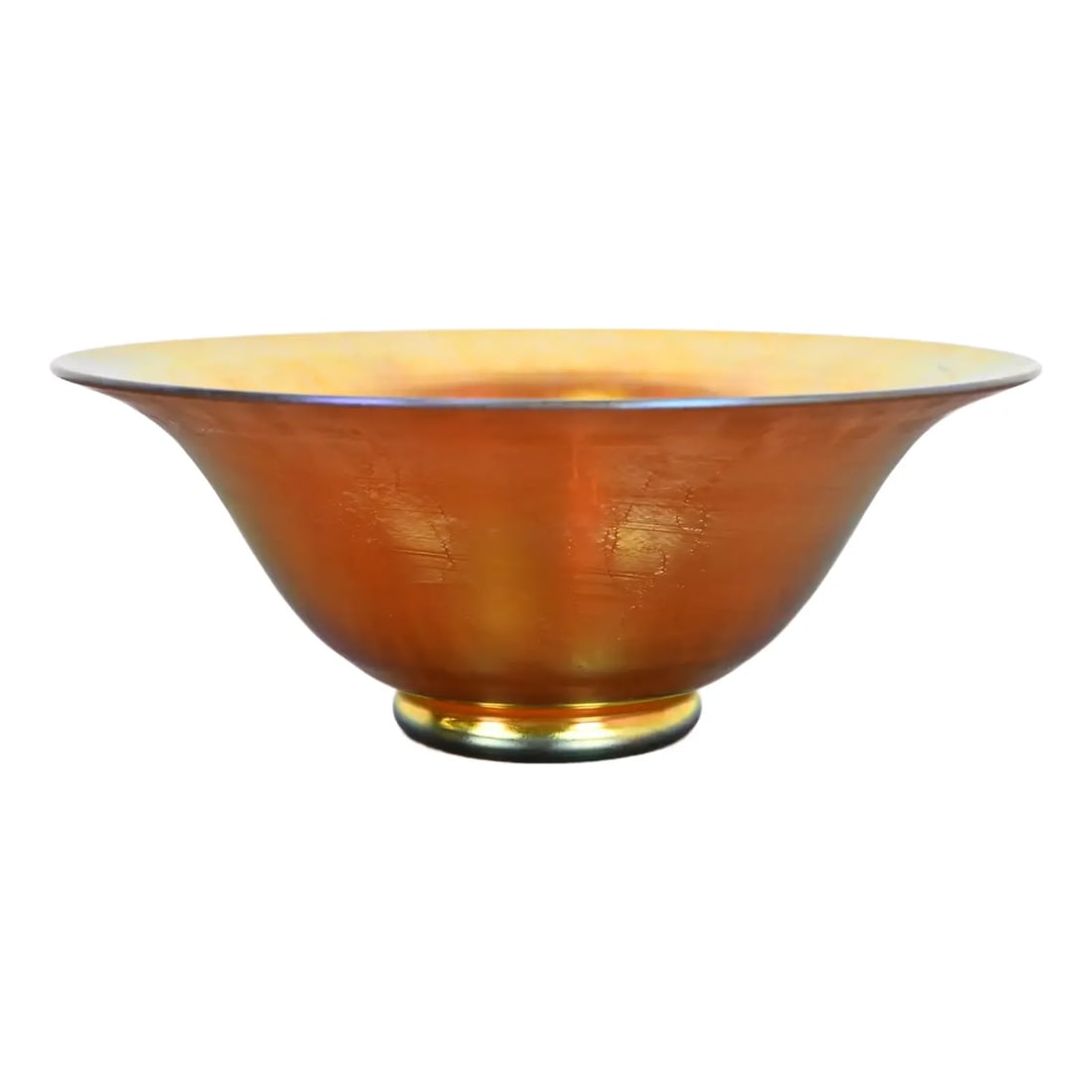 Steuben Aurene Iridescent Art Glass Fruit Bowl or Center Bowl: A gorgeous Arts & Crafts or Art Nouveau period aurene iridescent art glass fruit bowl or center bowl By Steuben Glass (signed to the underside) USA, Early 20th Century Measures: 10"W x 10"D x 4.13"H.