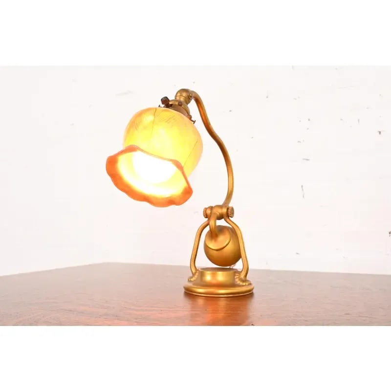 Tiffany Studios New York Bronze Doré Desk Lamp With Favrile Glass Pulled Feather Shade, Circa 1910 - 8