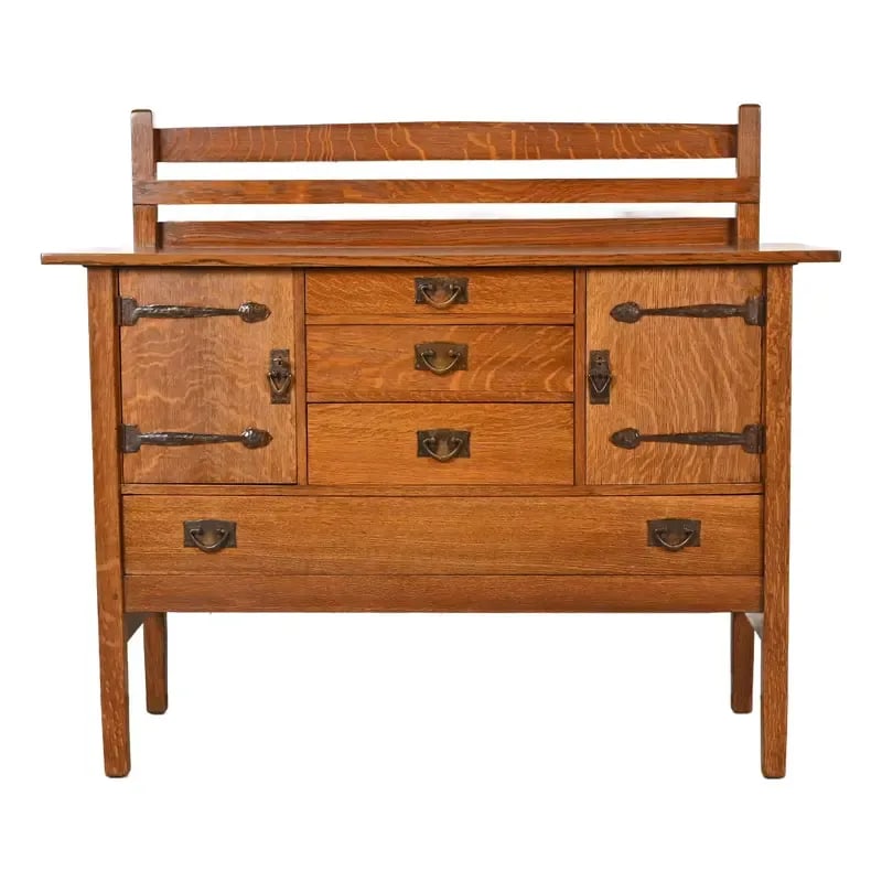 Gustav Stickley Antique Mission Oak Arts & Crafts Strap Hinge Sideboard, Circa 1910: A rare and exceptional antique Mission or Arts & Crafts period strap hinge sideboard, buffet server, or bar cabinet with plate rack By Gustav Stickley USA, Circa 1910 Quarter sawn oak, with original h