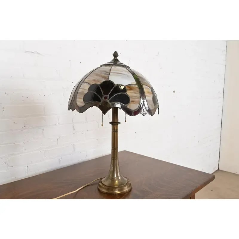 Tiffany Studios Style Arts & Crafts Bronze Table Lamp With Stained Glass Shade, Circa 1930s - 3