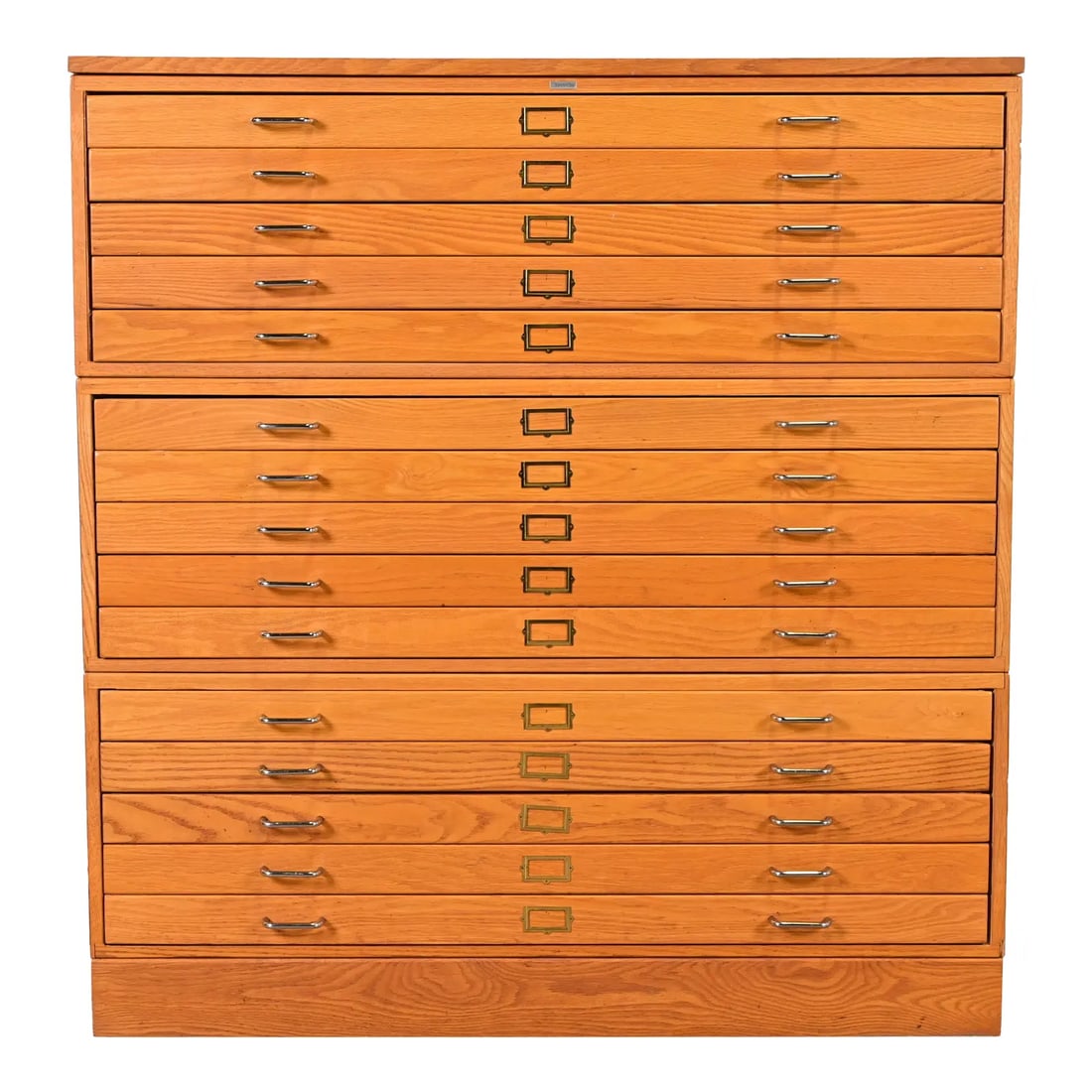 Mid-Century Modern Oak 15-Drawer Architect's Blueprint Flat File Cabinet: An exceptional vintage Mid-Century Modern or Arts & Crafts style oak 15-drawer architect's blueprint flat file cabinet, map file, or art cabinet In the manner of Globe Wernicke By Charrette USA, Circa