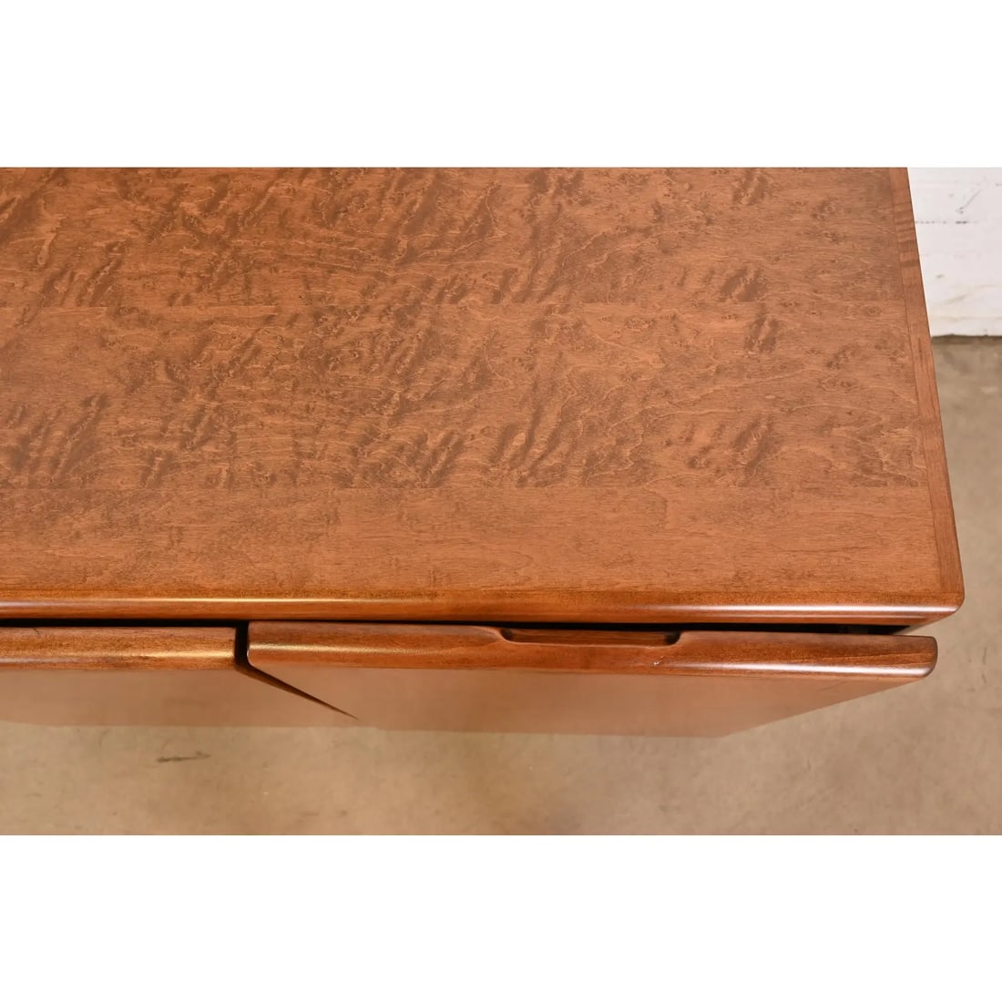 Milo Baughman for Thayer Coggin Burl Wood and Brass Bedside Chests, Newly Refinished - 6