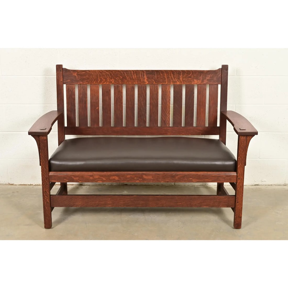 L. & J. G. Stickley Antique Mission Oak Arts & Crafts Bench or Settle Sofa, Circa 1910 - 3
