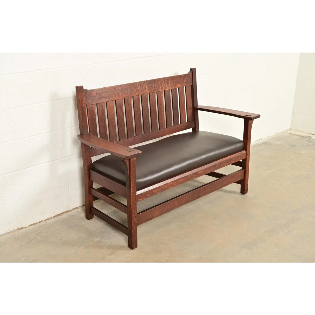 L. & J. G. Stickley Antique Mission Oak Arts & Crafts Bench or Settle Sofa, Circa 1910 - 4