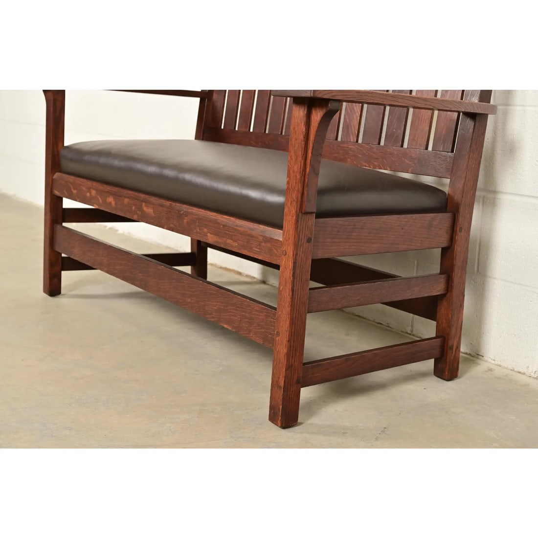 L. & J. G. Stickley Antique Mission Oak Arts & Crafts Bench or Settle Sofa, Circa 1910 - 7