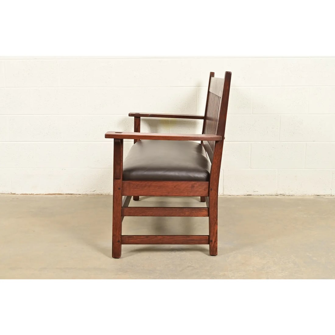 L. & J. G. Stickley Antique Mission Oak Arts & Crafts Bench or Settle Sofa, Circa 1910 - 8