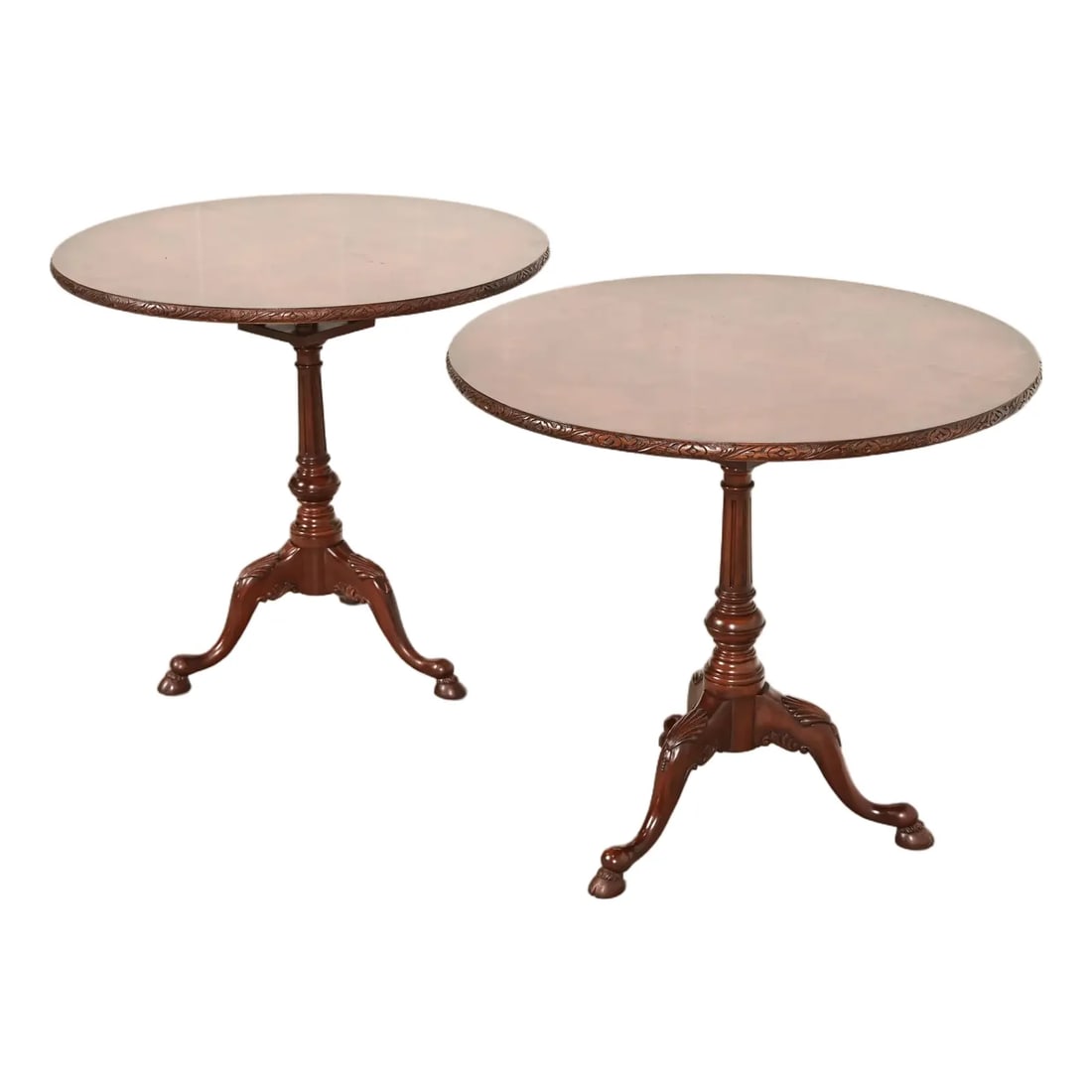 Smith & Watson Georgian Mahogany and Burl Wood Pedestal Tea Tables, Pair: A gorgeous pair of Georgian or Chippendale style pedestal tea tables or side tables By Smith & Watson USA, Circa Mid-20th Century Beautiful book-matched burl wood tops, with carved mahogany trim and p
