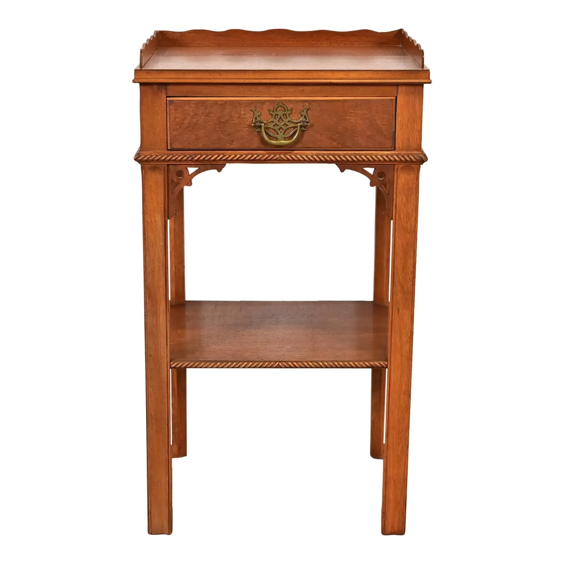 Georgian Carved Mahogany Nightstand or Occasional Side Table by Northern Furniture Co., Circa 1960s (1 of 16)