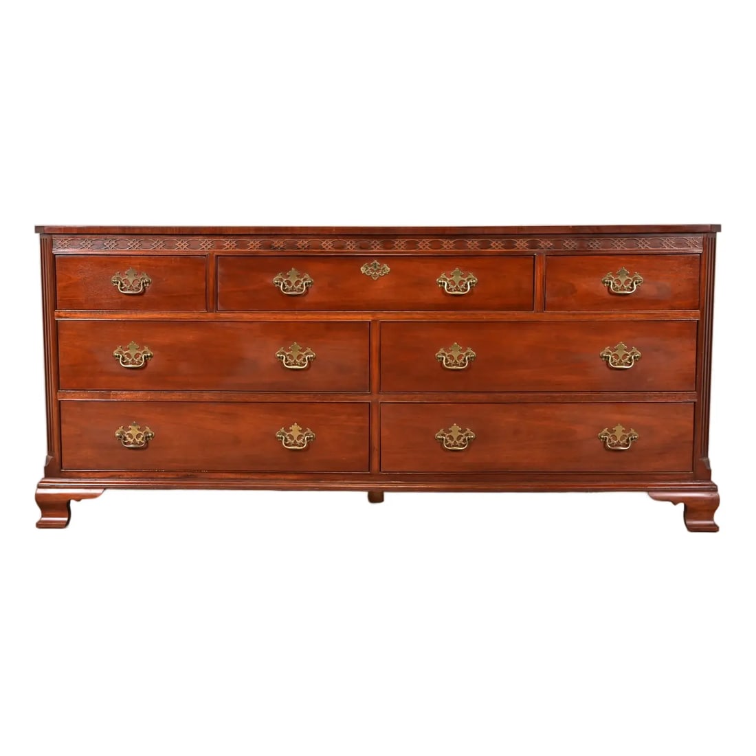 1980s Baker Furniture Chippendale Carved Mahogany Seven-Drawer Dresser or Chest of Drawers (1 of 12)