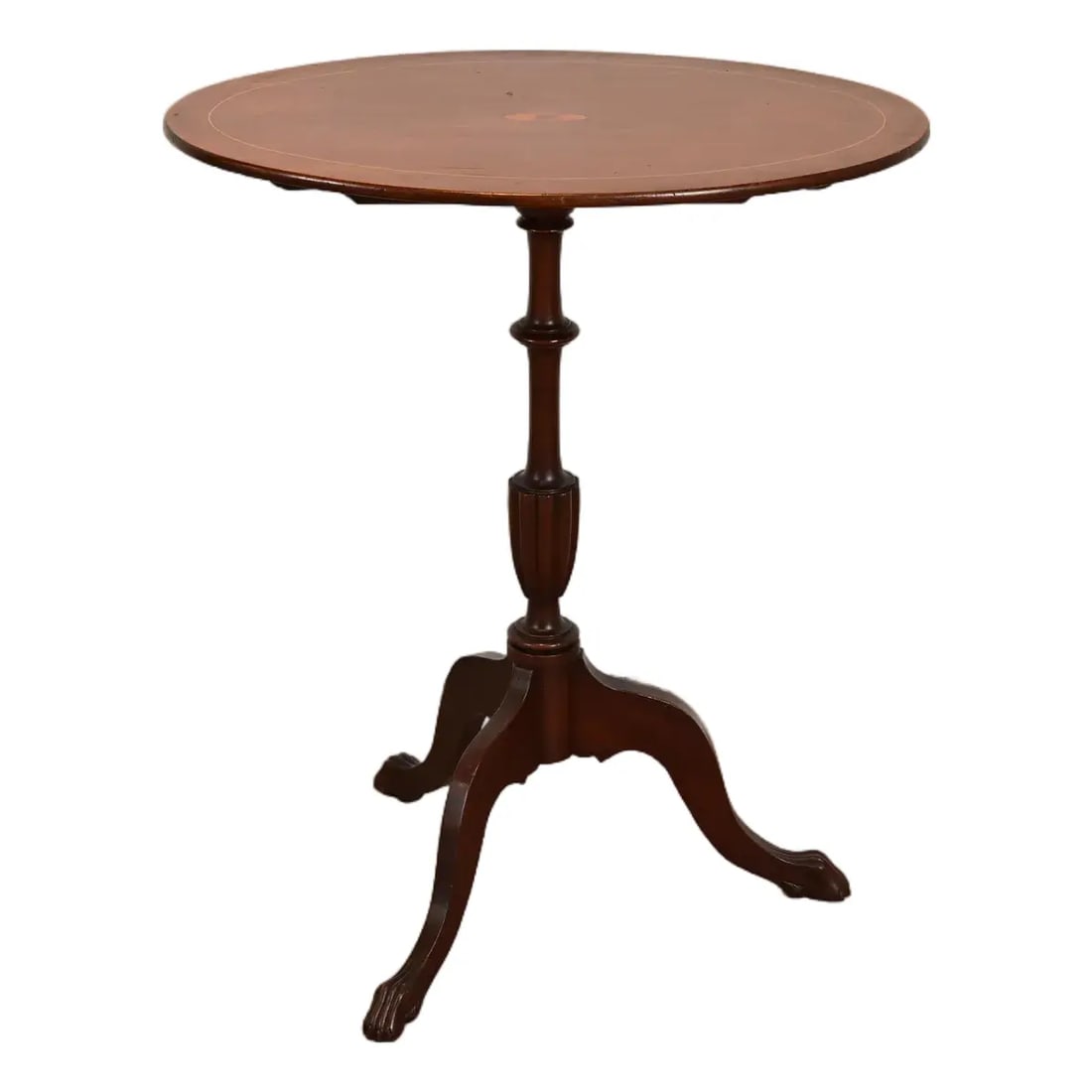 Baker Furniture Style Georgian Mahogany Tilt-Top Pedestal Tea Table or Occasional Side Table: A gorgeous Georgian or Chippendale style solid tilt-top pedestal side table or tea table In the manner of Baker Furniture USA, Circa Mid-20th Century Mahogany, with inlaid satinwood marquetry. Measure
