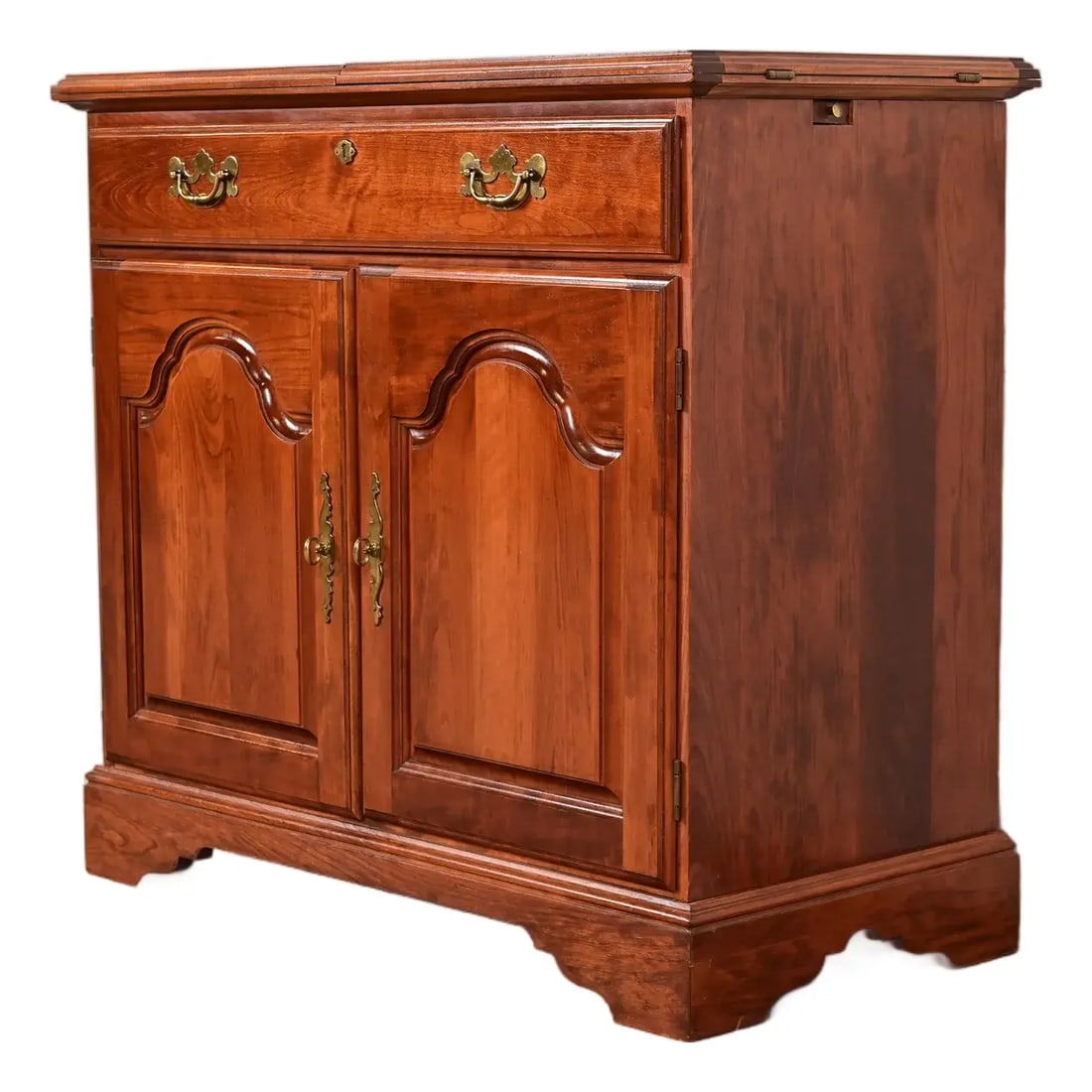 Broyhill Georgian Carved Cherry Wood Flip Top Bar Cabinet or Buffet Server (1 of 17)