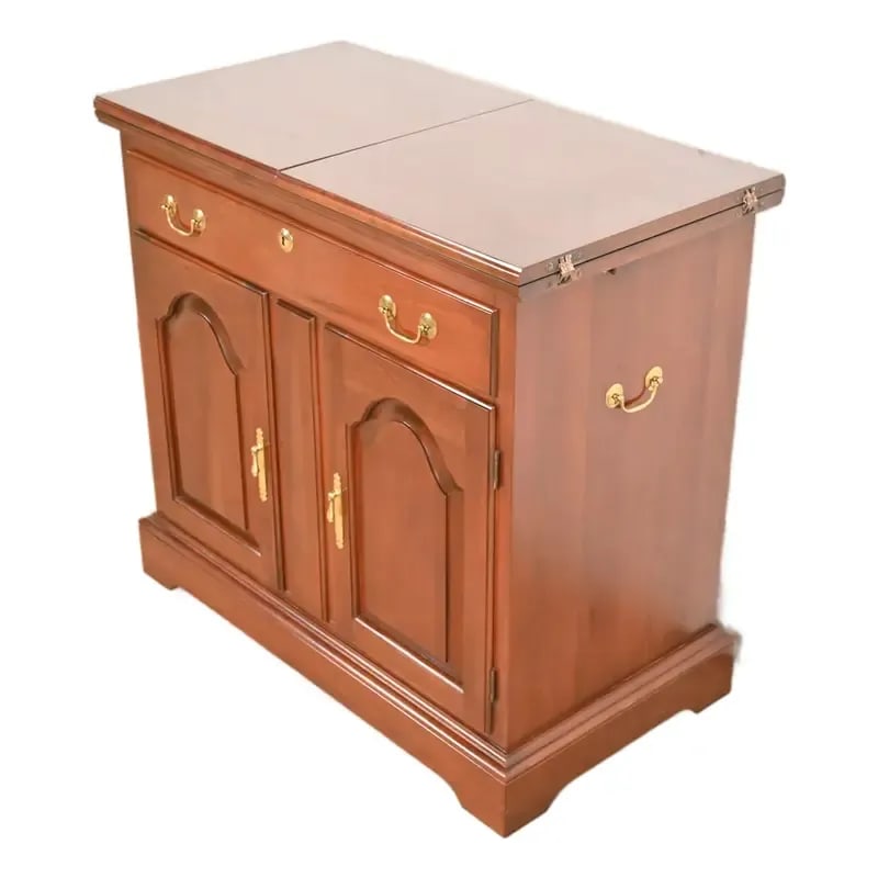 Harden Furniture Georgian Cherry Wood Flip Top Bar Cabinet or Buffet Server (1 of 13)