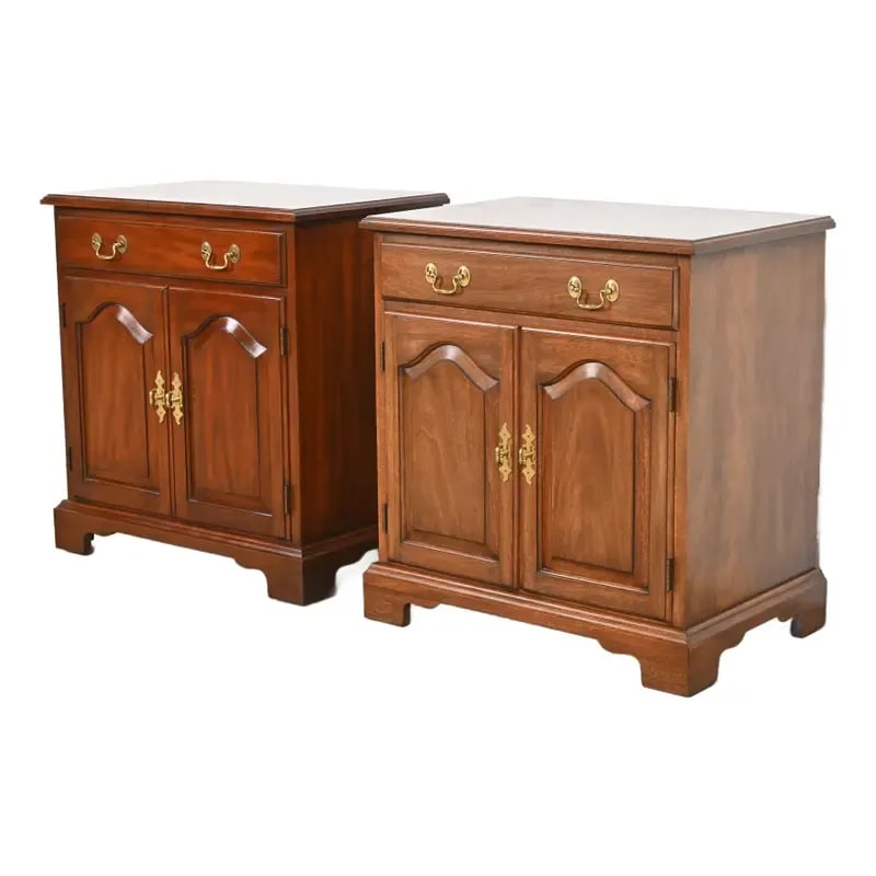 Henkel Harris Georgian Solid Mahogany Nightstands, Pair (1 of 12)