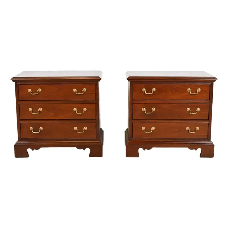 Thomasville Georgian Mahogany Three-Drawer Bedside Chests, Newly Refinished (1 of 12)