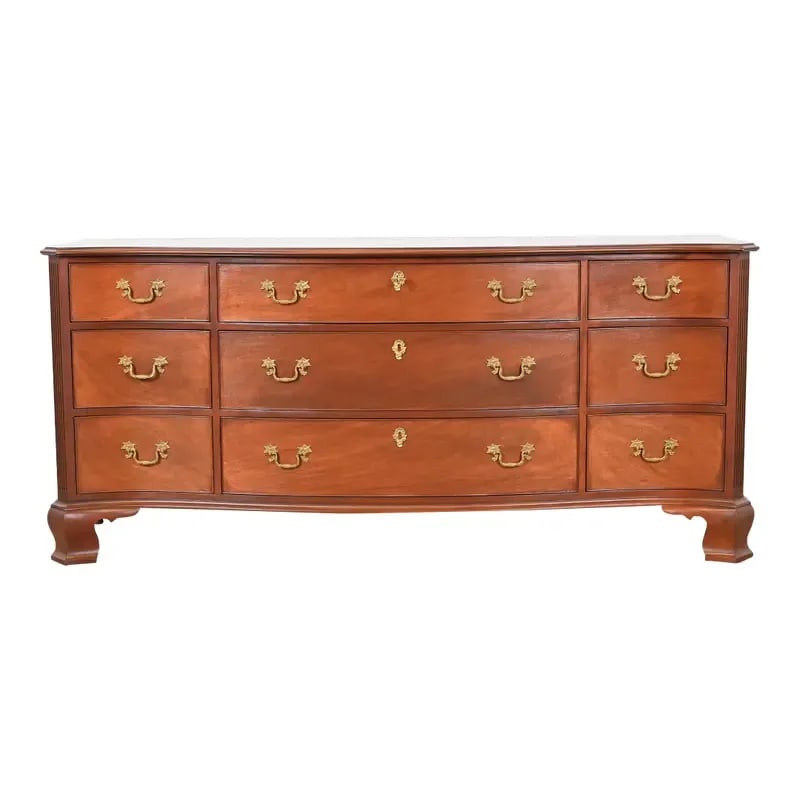 Kindel Furniture Georgian Mahogany Serpentine Front Nine-Drawer Dresser, Newly Refinished (1 of 12)