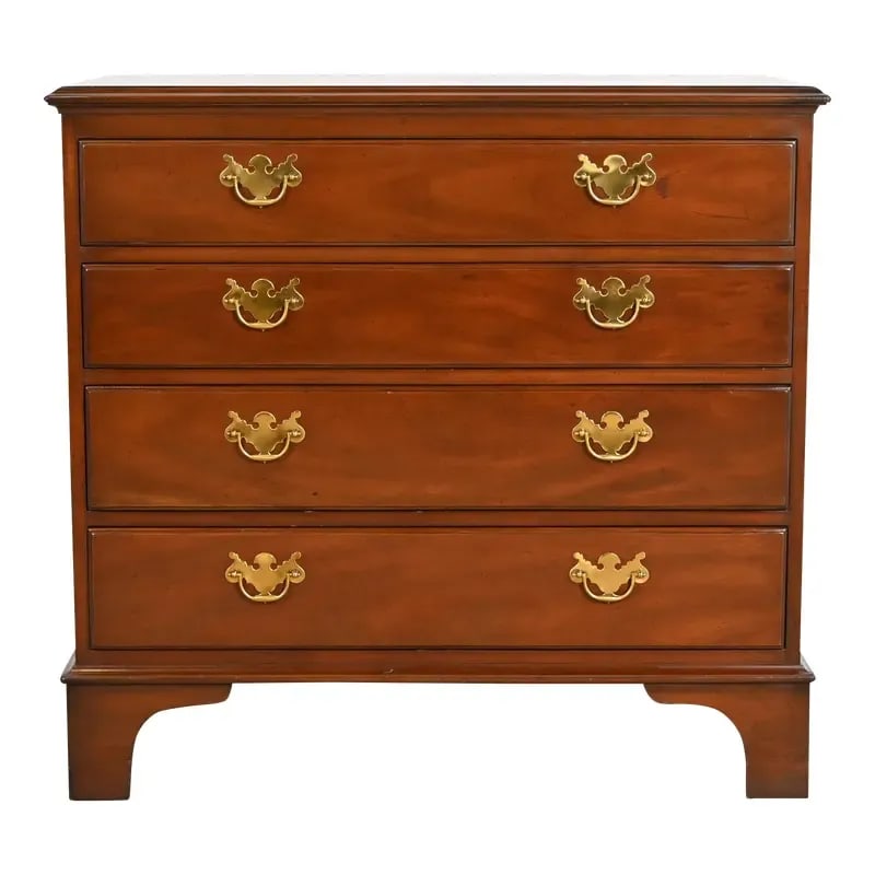Kittinger Chippendale Colonial Williamsburg Mahogany Four-Drawer Bachelor Chest (1 of 12)