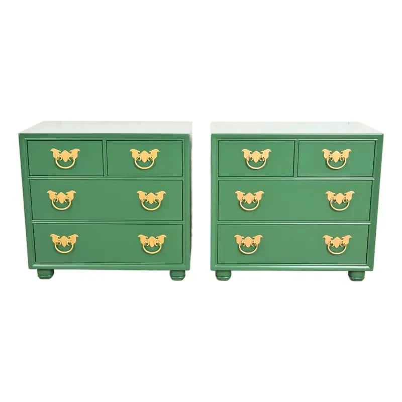 Henredon Mid-Century Hollywood Regency Chinoiserie Green Lacquered Bedside Chests, Newly Refinished: An exceptional pair of Mid-Century Modern Hollywood Regency Chinoiserie four-drawer nightstands or chests of drawers By Henredon USA, Circa 1970s Green lacquered walnut, with original Asian-inspired b