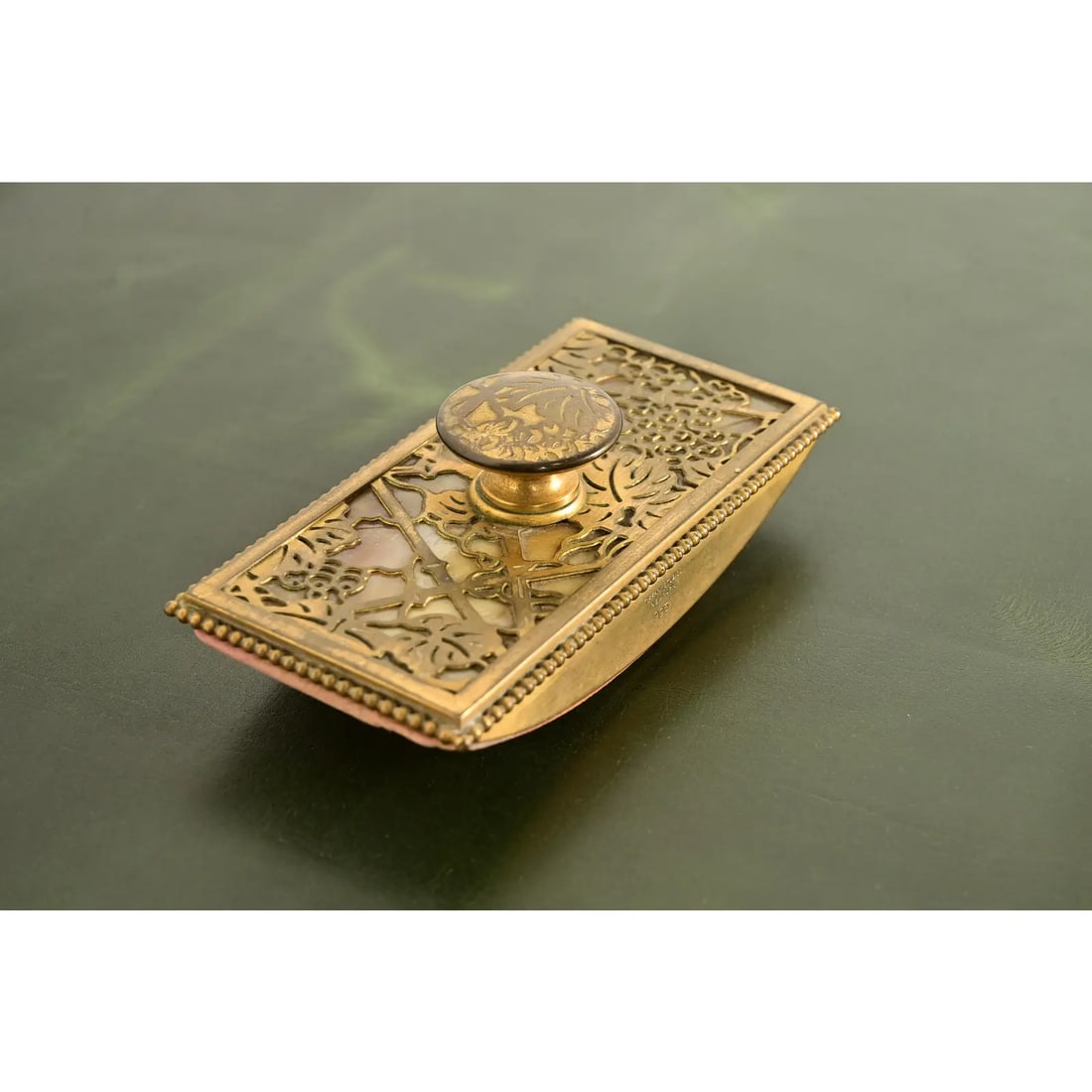 Tiffany Studios New York Grapevine Bronze Doré and Favrile Slag Glass Rocker Blotter - 2