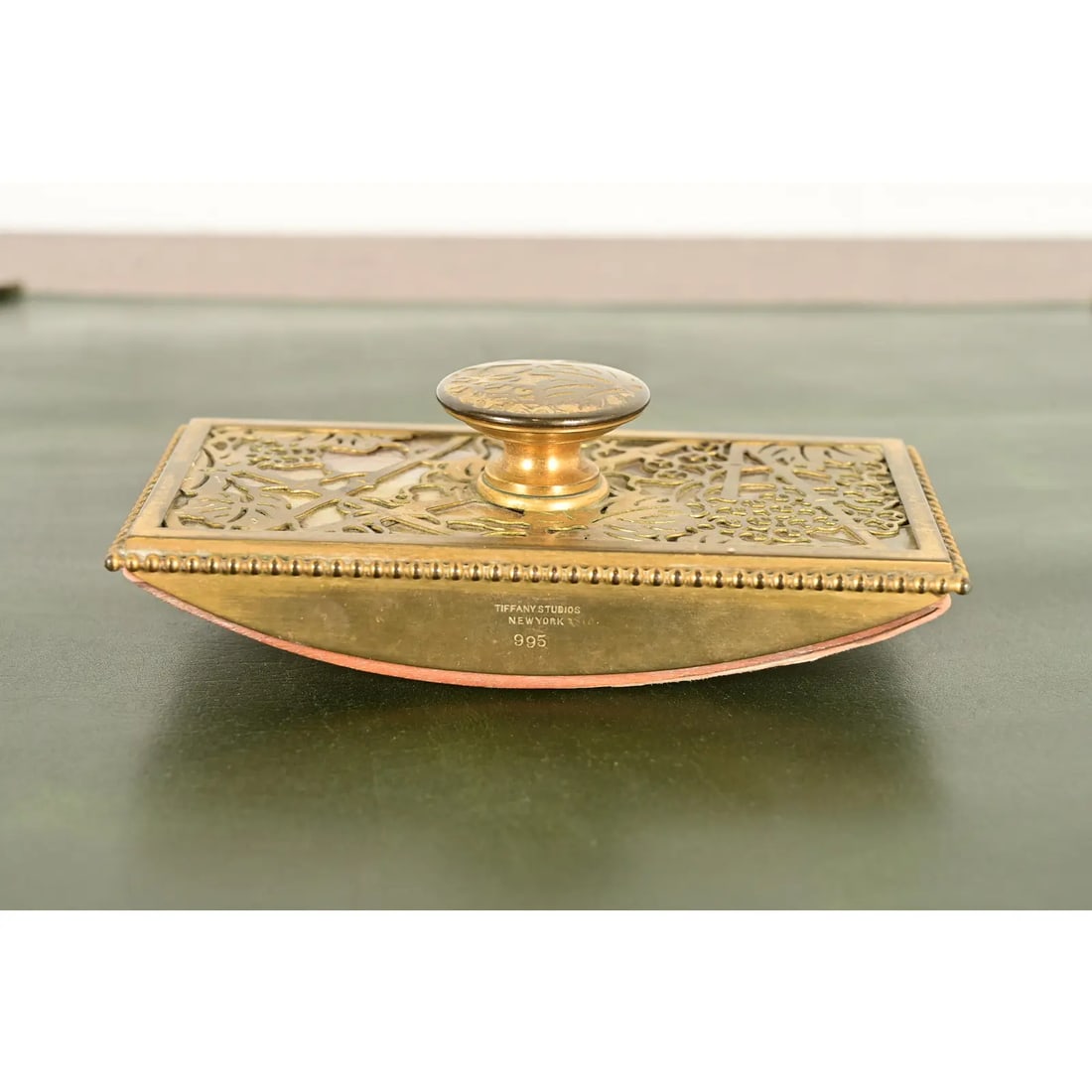 Tiffany Studios New York Grapevine Bronze Doré and Favrile Slag Glass Rocker Blotter - 4