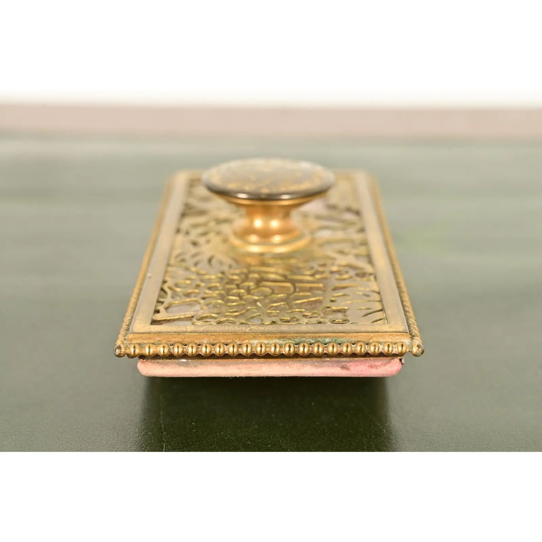 Tiffany Studios New York Grapevine Bronze Doré and Favrile Slag Glass Rocker Blotter - 6