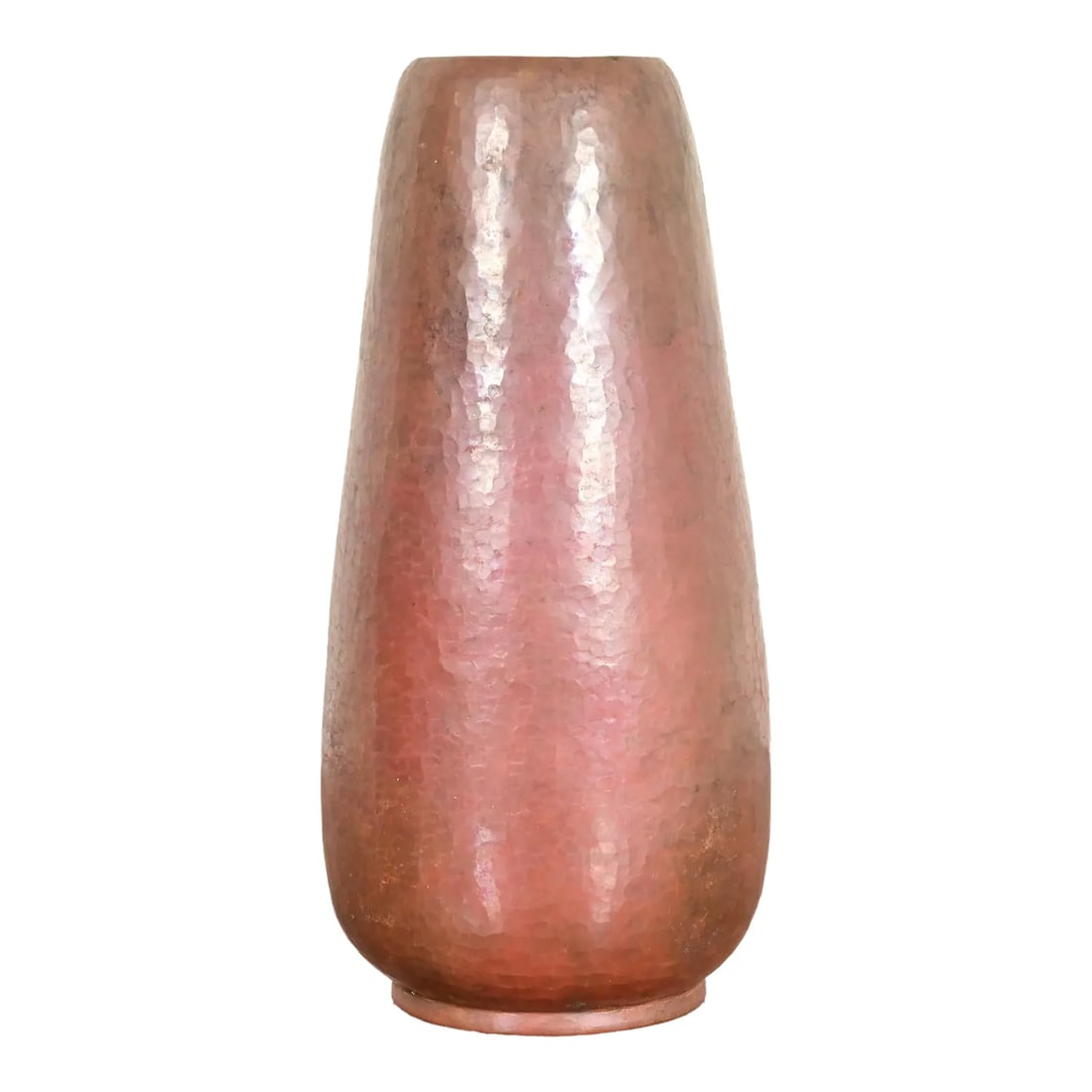 Ramon Ramirez Arts & Crafts Hammered Copper Vase: A gorgeous Arts & Crafts hand hammered copper vase In the manner of Roycroft By Ramon Ramirez Mexico, Mid-20th Century Measures: 4.5"W x 4.5"D x 9.75"H. Good original vintage condition, with beautiful