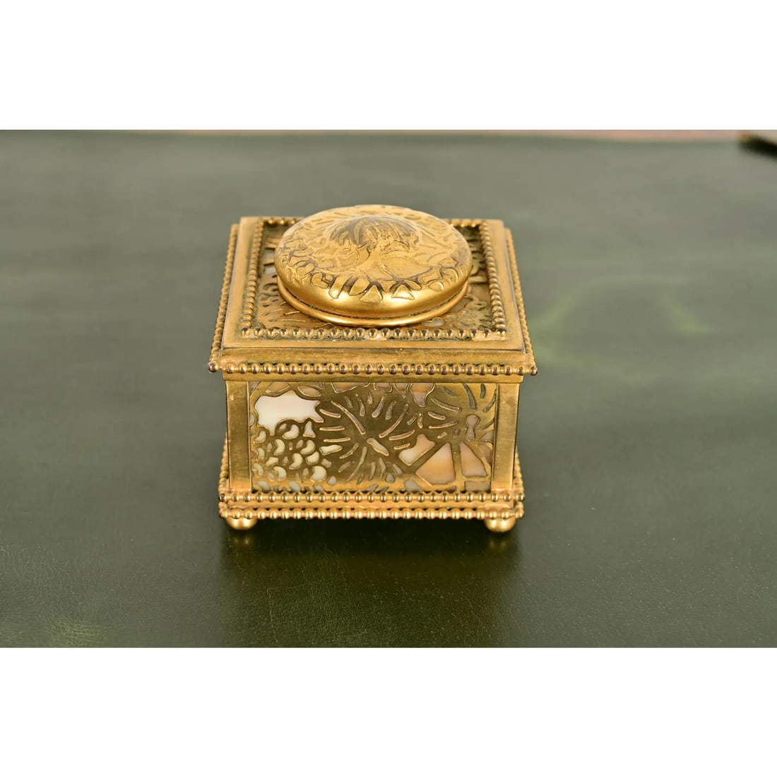 Tiffany Studios New York Grapevine Bronze Doré and Favrile Slag Glass Inkwell - 3