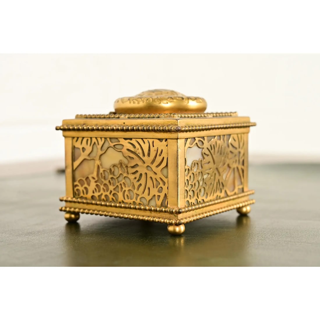 Tiffany Studios New York Grapevine Bronze Doré and Favrile Slag Glass Inkwell - 4