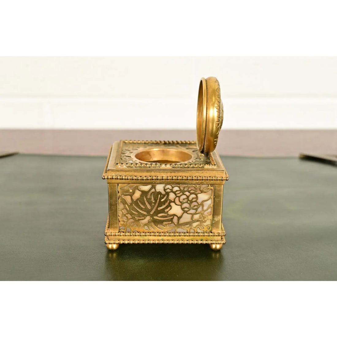 Tiffany Studios New York Grapevine Bronze Doré and Favrile Slag Glass Inkwell - 7