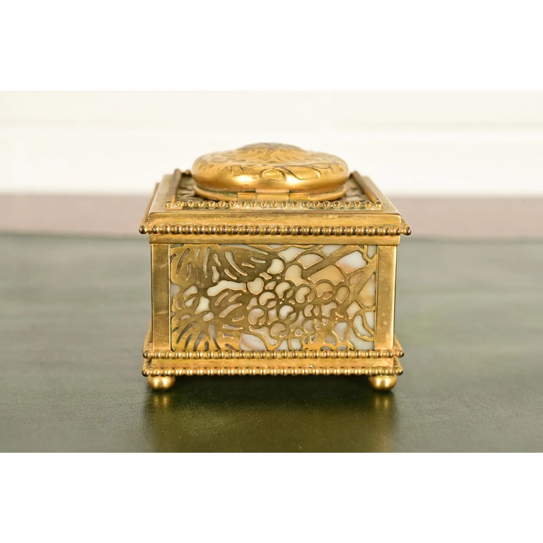 Tiffany Studios New York Grapevine Bronze Doré and Favrile Slag Glass Inkwell - 8