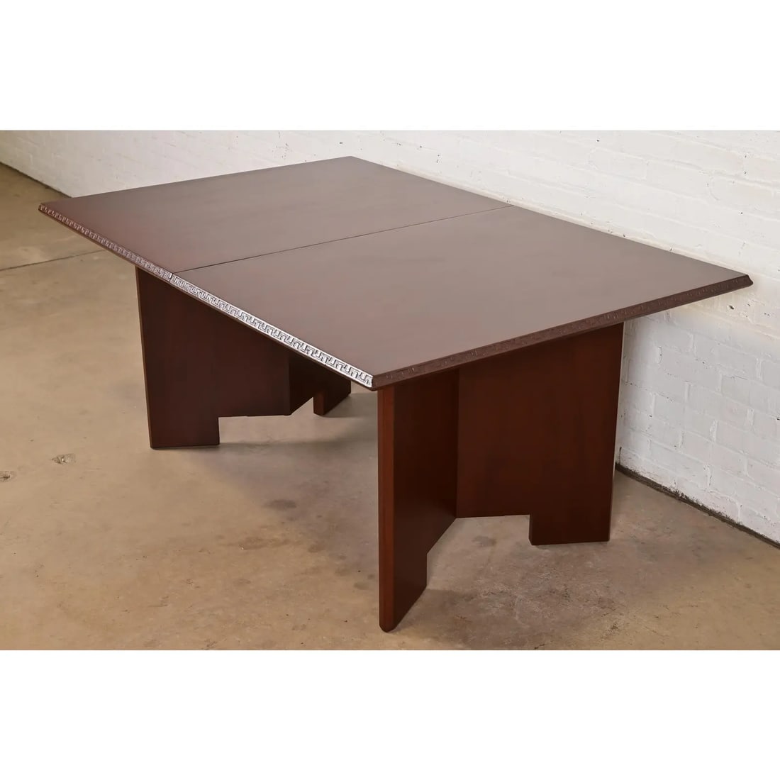 Frank Lloyd Wright for Heritage-Henredon Taliesin Mahogany Extension Dining Table, Newly Refinished - 8