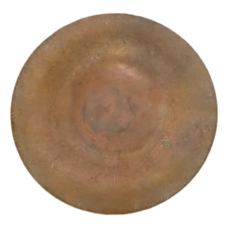 Tiffany Studios New York Bronze Plate or Shallow Bowl: A gorgeous Arts & Crafts or Art Deco period bronze plate or shallow bowl By Tiffany Studios (signed to the underside) New York, USA, Early 20th Century Measures: 9"W x 9"D x 1.25"H. Good original vint
