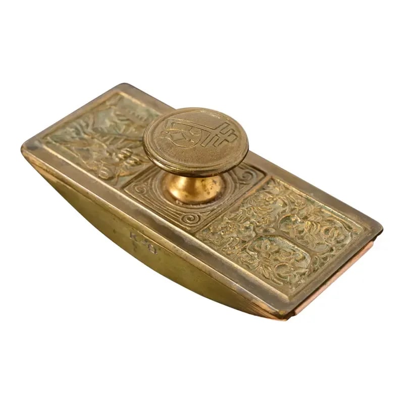 Tiffany Studios New York Bookmark Pattern Bronze Doré Rocker Blotter: A gorgeous Arts & Crafts period "Bookmark" pattern gilt bronze rocker blotter By Tiffany Studios (signed on the side) New York, USA, Early 20th Century Measures: 5.5"W x 2.5"D x 2"H. Good original vin