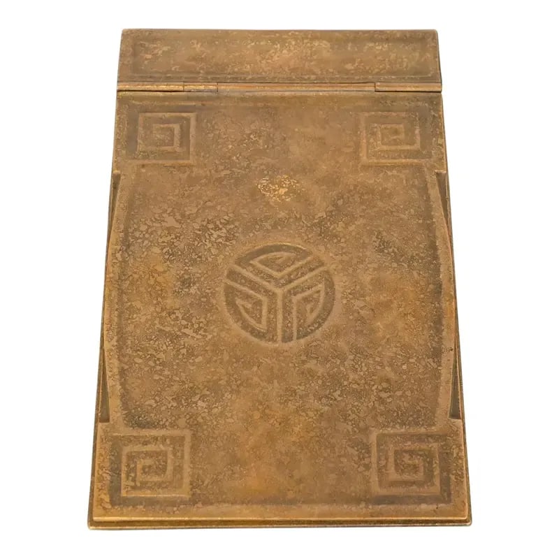 Tiffany Studios New York Art Deco 'Greek Key' Bronze Doré Notepad Holder Desk Accessory: A gorgeous Art Deco bronze doré notepad holder featuring a Greek key design By Tiffany Studios New York, USA, Early 20th Century Measures: 4.75"W x 7.5"D x 0.63"H. When open, 12.88"L Very good origin