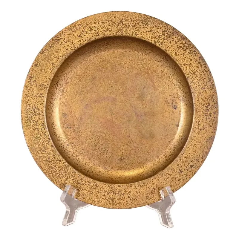 Tiffany Studios New York Bronze Doré Plate: A gorgeous Arts & Crafts or Art Deco period gilt bronze plate By Tiffany Studios (signed to the underside) New York, USA, Early 20th Century Measures: 7.75"W x 7.75"D x 0.5"H. Good original vintage co