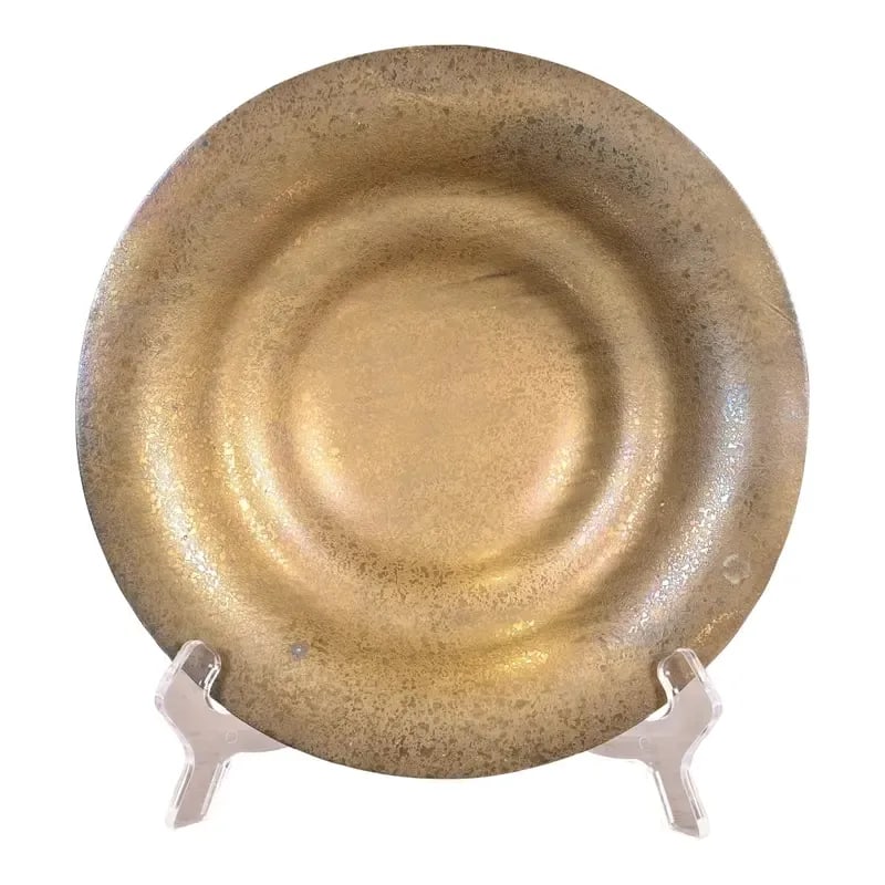 Tiffany Studios New York Bronze Doré Plate or Shallow Bowl: A gorgeous Arts & Crafts or Art Deco period gilt bronze plate or shallow bowl By Tiffany Studios (signed to the underside) New York, USA, Early 20th Century Measures: 8.88"W x 8.88"D x 1.38"H. Good or
