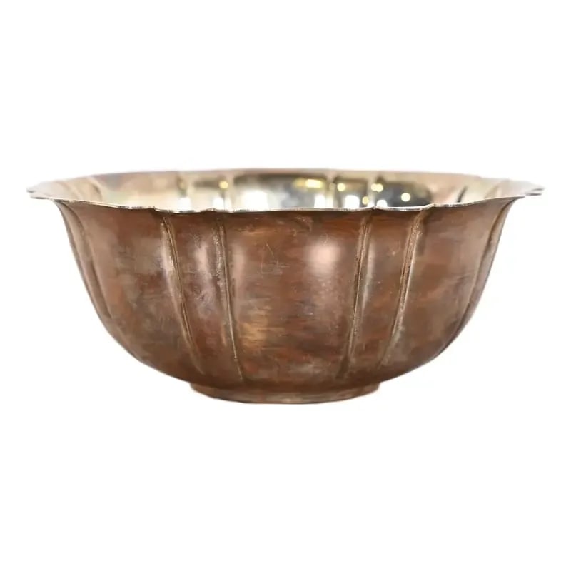 Tiffany & Co. Antique Art Deco Silverplate Bowl: A gorgeous antique Art Deco period silverplate bowl By Tiffany & Co. (signed to the underside) USA, Circa Mid-20th Century Measures: 6.38"W x 6.38"D x 2.5"H. Good original vintage condition. See less