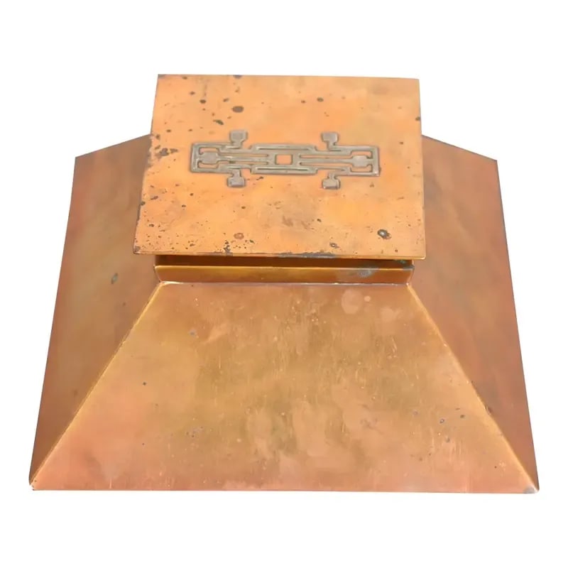 Heintz Arts & Crafts Sterling Silver on Bronze Inkwell: A gorgeous antique Arts & Crafts or Art Deco period sterling silver on bronze inkwell By Heintz Art Metal Shop USA, Early 20th Century Measures: 5.38"W x 5.38"D x 2.5"H Good original vintage condition