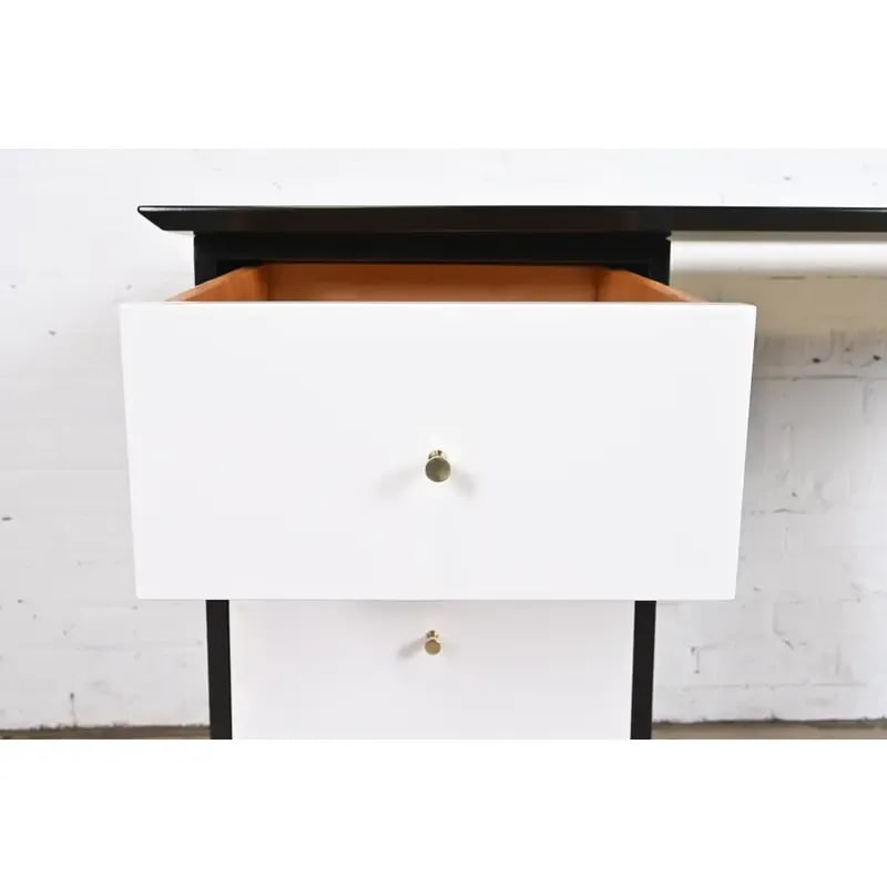 Paul McCobb Planner Group Black and White Lacquered Writing Desk, Newly Refinished - 7