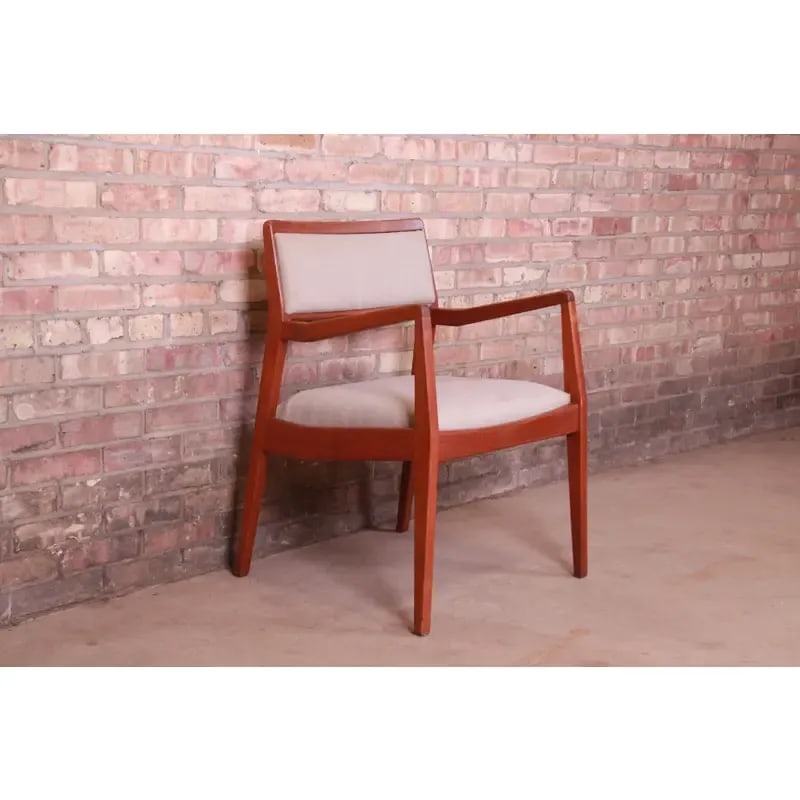 Jens Risom Mid-Century Modern Sculpted Walnut Playboy Lounge Chair, 1960s - 6
